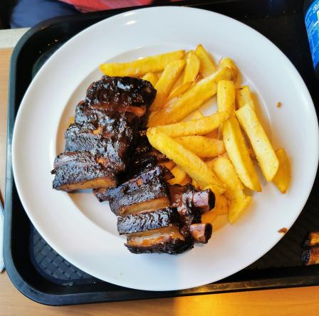 Paul's Mittagessen auf der Fähre