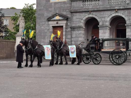 in  Cashel, Beerdigung