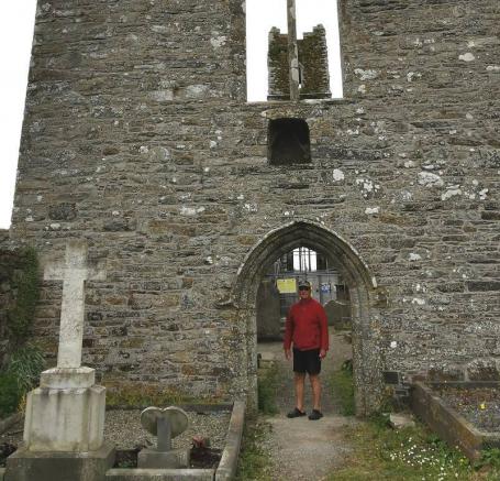 bei den Ruinen der Timoleargue Abbey