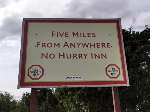 beim Restaurant  "Five Miles From Anywhere Inn" übernachten wir, direkt am Fluss Cam